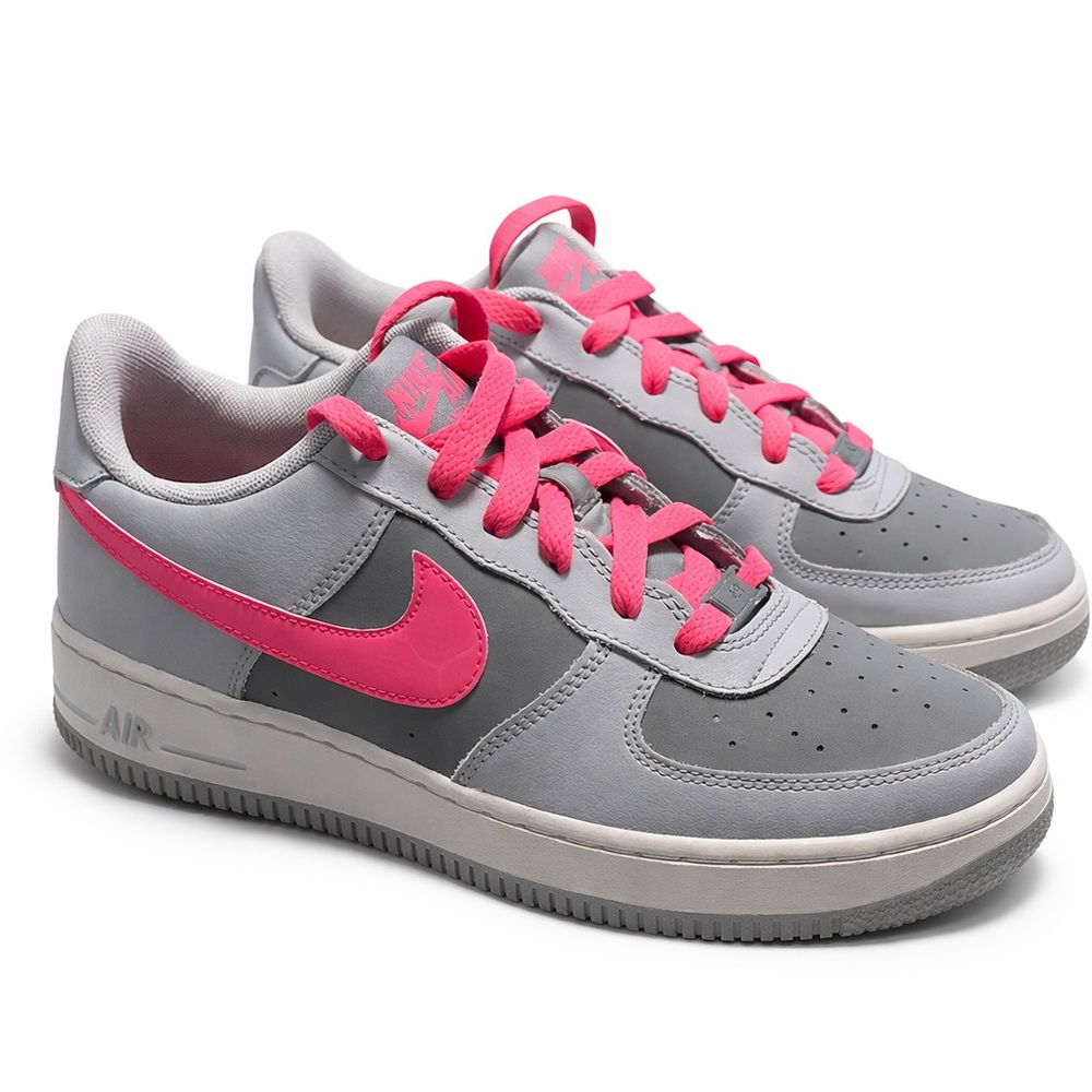 Nike Air Force 1 Low GS sneakers in a Wolf Grey/Hyper Pink size 7Y - Picture 1 of 8